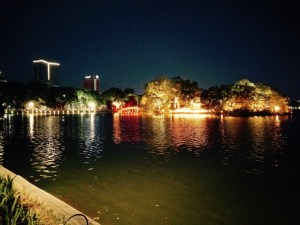 Hoan Kiem See bei Nacht