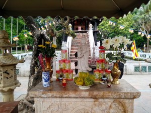 Altar One Pillar Pagoda
