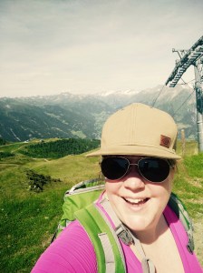 MiMaMaike auf der Wanderung zur Adlerlounge Tirol